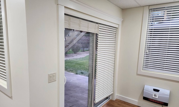 Shannon Lake House | Kento Executive B&B is a nice and cozy 2 bedroom suite fully furnished
