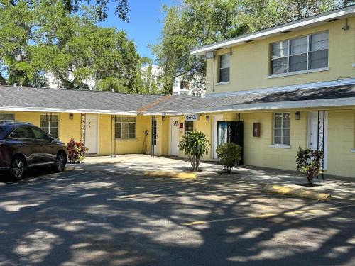 Village of the Arts Hotel | Kentucky Motel