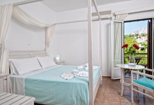 Marathokampos Hotel | Kerkis Bay