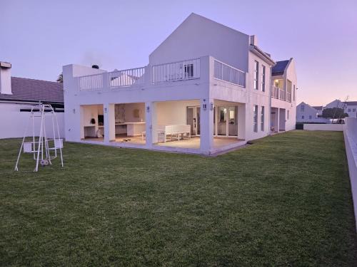 St. Helena Bay House | Khasia House - on the Golden Mile