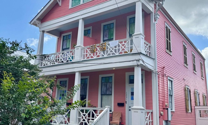 Faubourg Marigny Apartment | Kick back and relax in this calm, clean, stylish, well equipped space.