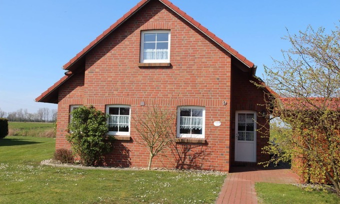 Krummhoern House | Kiek Wiet - Holiday home (100sqm) for 6 persons + dog with garden and fireplace at the