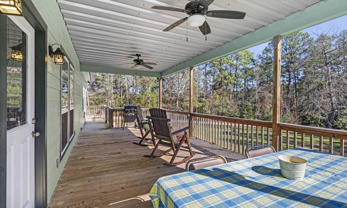 Brookeland Cottage | Kiki's Cottage at Lake Sam Rayburn