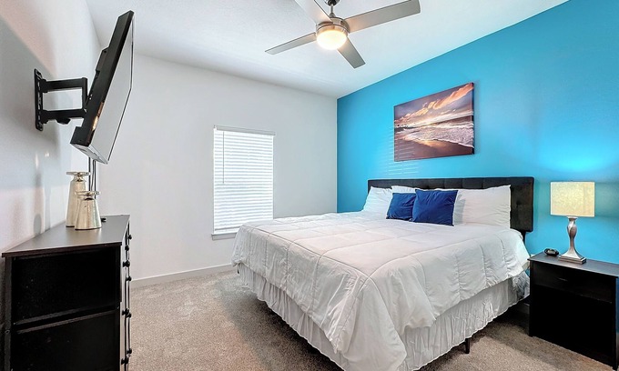 Lake Buena Vista Apartment | King Bed Apartment, Close to Disney