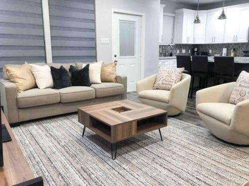 Greater Fondren Southwest House | King bed in gated community, 1300 sqft home