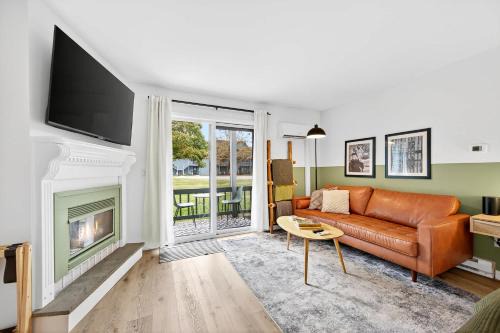 Ellicottville House | King Bed, Walk or Bike to town, EV, Pets OK