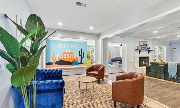 Klein House | King Beds Game Lounge Fire Pit Movie Under Stars