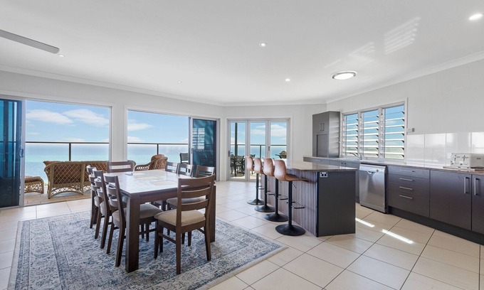 Brisbane Waterfront House | King of the Hill - Tangalooma