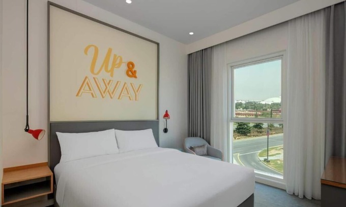 Jebel Ali House | King Room Near Dubai Parks By Luxury Bookings Ab