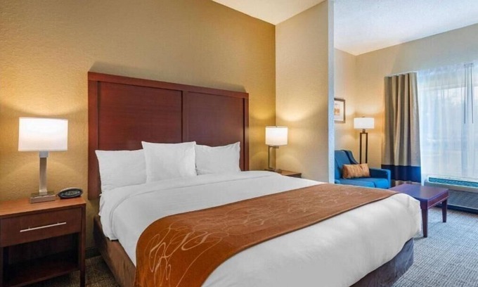 North Orange Apartment | King Room Near Fracture Care Center ORL