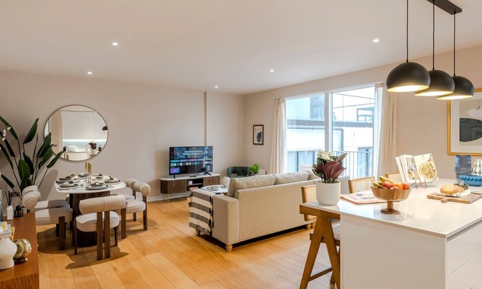 Angel Apartment | King's Cross | 2 Bedroom Apartment (Balcony)