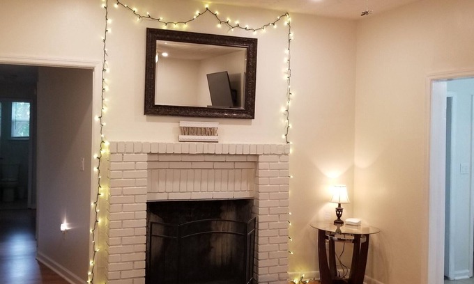 Tallahassee House | King Suite, 1 Gig Wi-Fi, 3 BEDROOM 3 BATH, Game Room, Office, 1 mile to FSU/FAMU