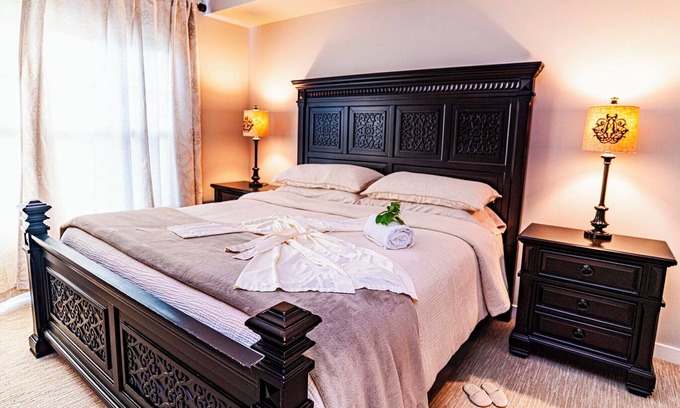 St. Augustine Condo | King Suite-kitchenette w/full size fridge-pool courtyard views-hot tub