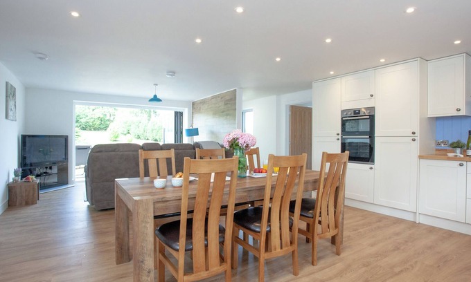 Bradninch Cottage | Kingfisher Lodge - UK33889