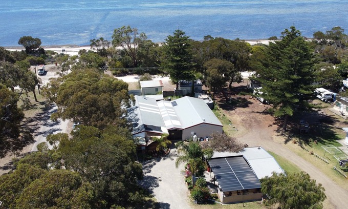 Brownlow Ki Cabin | Kingscote Tourist Park and Family Units