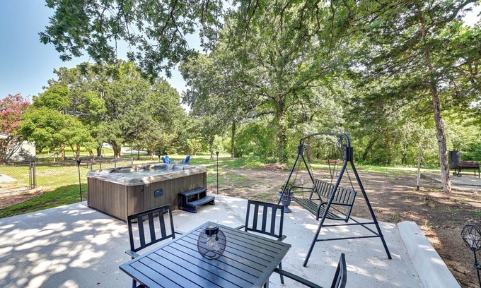 Kingston House | Kingston Vacation Rental w/Private Hot Tub!