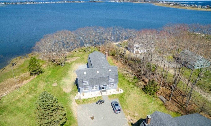 Biddeford Pool House | KITTYCOVE ...#39179 ....Beautiful waterfront home on Biddeford Pool's Back Bay