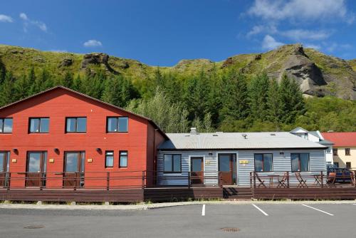 Kirkjubaejarklaustur City Center House | Klausturhof Guesthouse