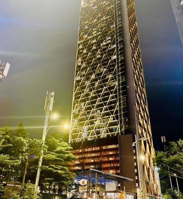 Kuala Lumpur City Centre Apartment | KLCC Sky Villa Suites Scarletz