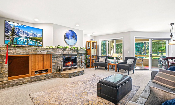Leavenworth Condo | Klone Peak Condo at Kahler Mountain Club on the green