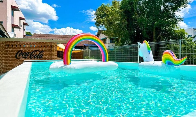 Kluang House | Kluang Swimming Pool Blues 11 Retro Homestay