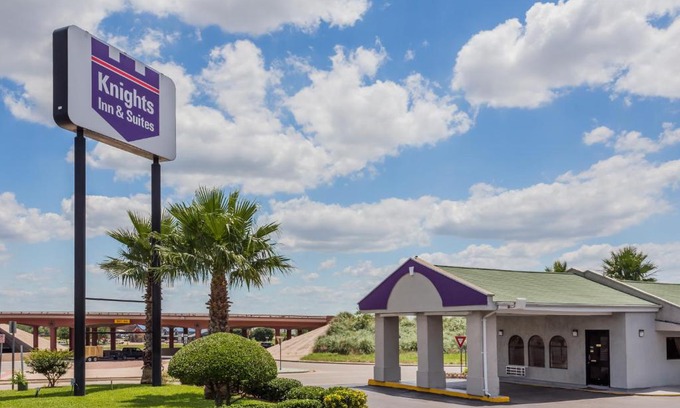 Austin Ave. Hotel | Knights Inn Franklin Ave Waco