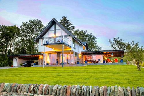 Cove House | Knockderry Lodge -Private Luxury pet-friendly accommodation in Scotland with hot tub