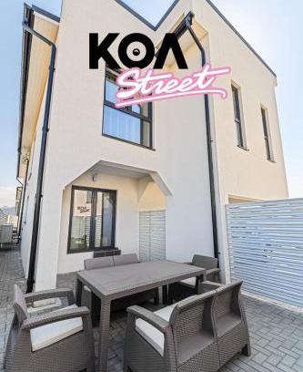 Brasov Apartment | KOA - Street