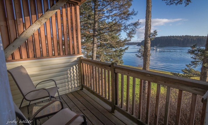 Kodiak Apartment | Kodiak Awesome View Vacation Rentals: The Captains Quarters