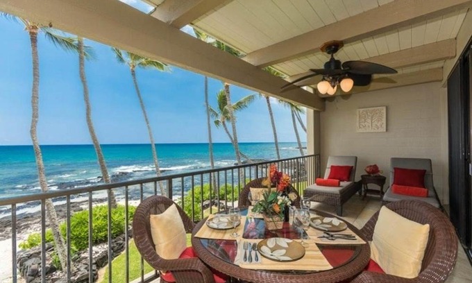 Kailua-Kona Apartment | Kona Bali Kai 214 Oceanfront condo