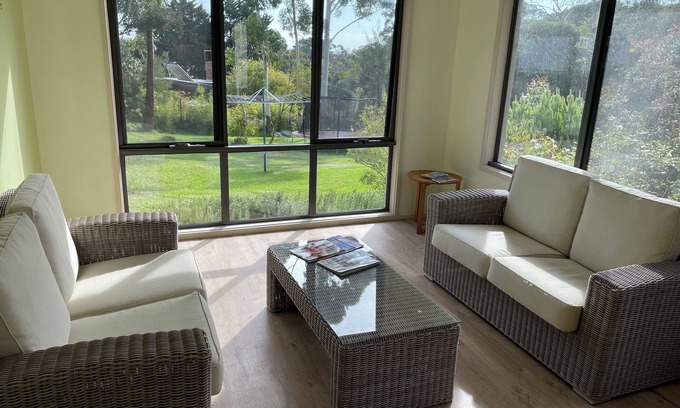 Frankston South Cottage | Kookaburra Cottage - The Mornington Peninsula gateway retreat