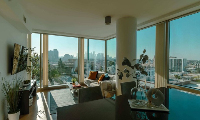 Glendale Apartment | Koreatown High Rise Luxury 2 Bedroom Apartment