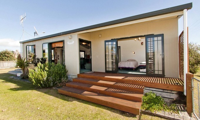 Whangamata Cottage | Korolevu Beach House - Whangamata Holiday Home