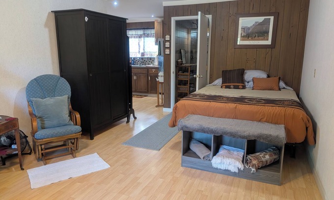 Mariposa Apartment | Kozy Korner will be your home away from home to refresh and rest when traveling.