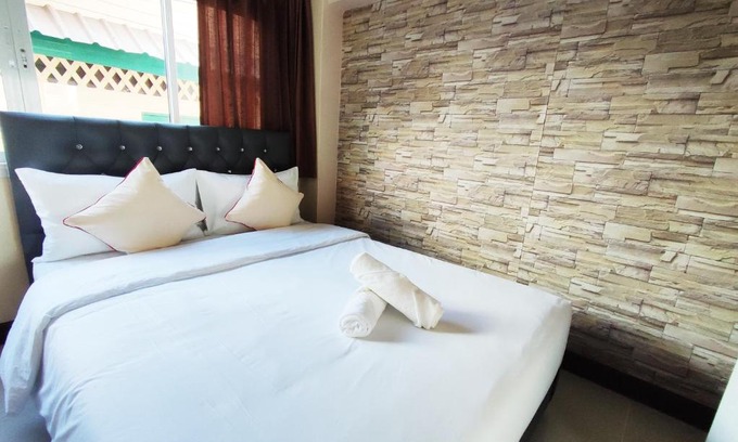 Chana Songkhram Hotel | KS HOUSE