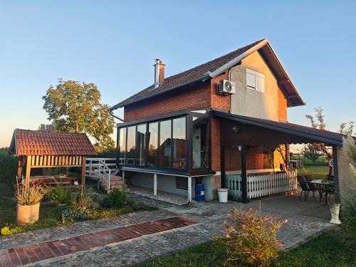 Sotin House | Kuća za odmor Bella