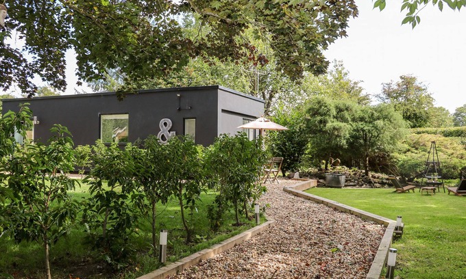 Tring Cottage | KUB HOUSE, luxury holiday cottage in Wigginton, Hertfordshire