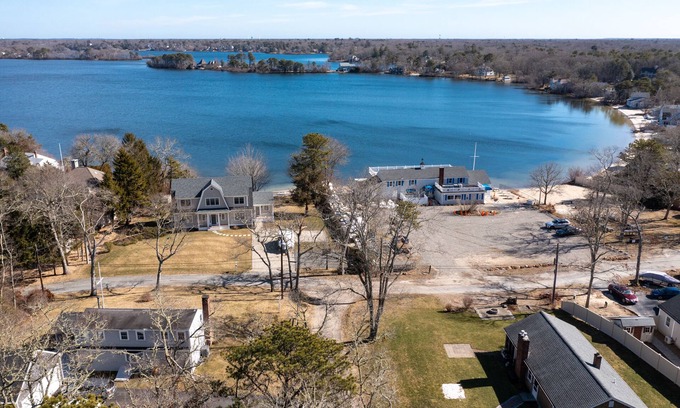 Centerville House | Kuma's Kottage 100 ft walk to private beach on Lake Wequaquet