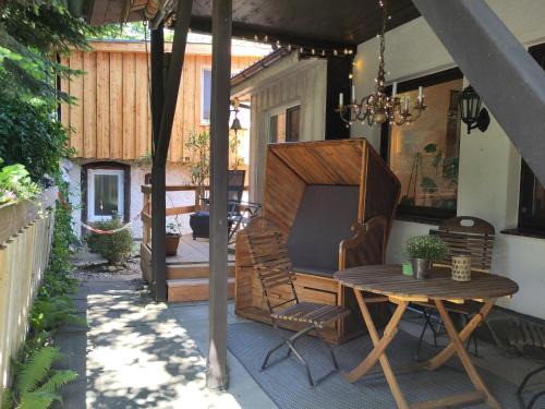 Neumuhlen-Dietrichsdorf Apartment | Kutscherwohnung