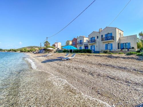 Skala Mistegnon House | Kyparissis Beach Houses