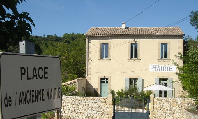 Saint-Hippolyte-de-Montaigu House | L'Ancienne Mairie (Town Hall) In Small Hamlet In The Gard