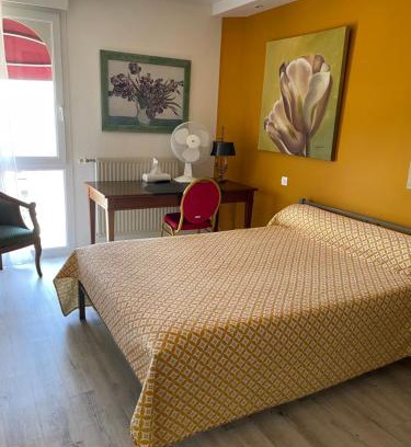 Firminy Hotel | L'Abribis