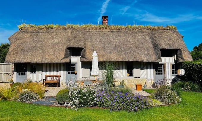Saint-Pierre-Azif House | L’Agapé : Le charme absolu de la Normandie