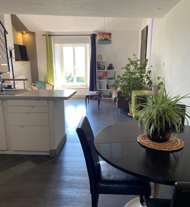 Sacquenay House | L'Alcôve, maison d'artistes