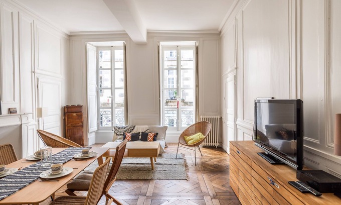 Centre Apartment | L'Alcôve - Volume et Elégance en coeur de ville