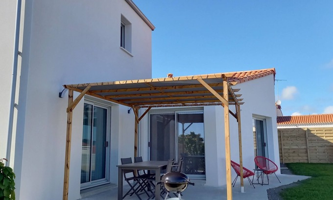 Brem Sur Mer House | L'ancrage - house 800m from the beach and shops within walking distance