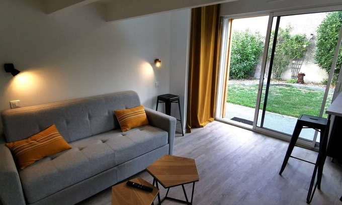 Les Sables d'Olonne Apartment | L'Annexe - Studio 2/4 pers - Private pool