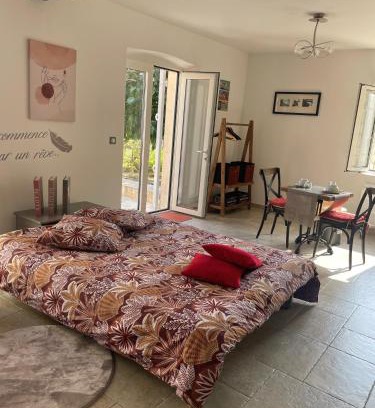 Paradou Bed & Breakfast | L'appart Thé - Charme apaisant au coeur des Alpilles