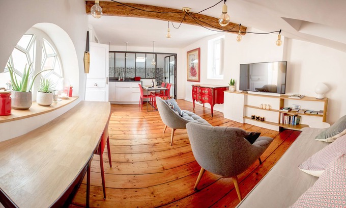 Bordeaux Golden Triangle Apartment | L'appartement de Margot *