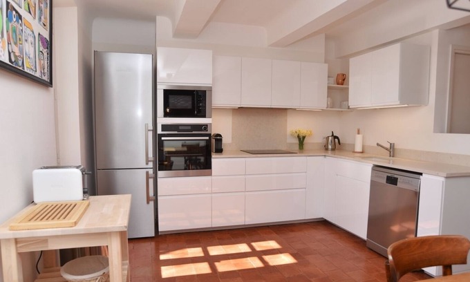 Rognes Apartment | L'atelier Apartment in the Heart of the Vineyard